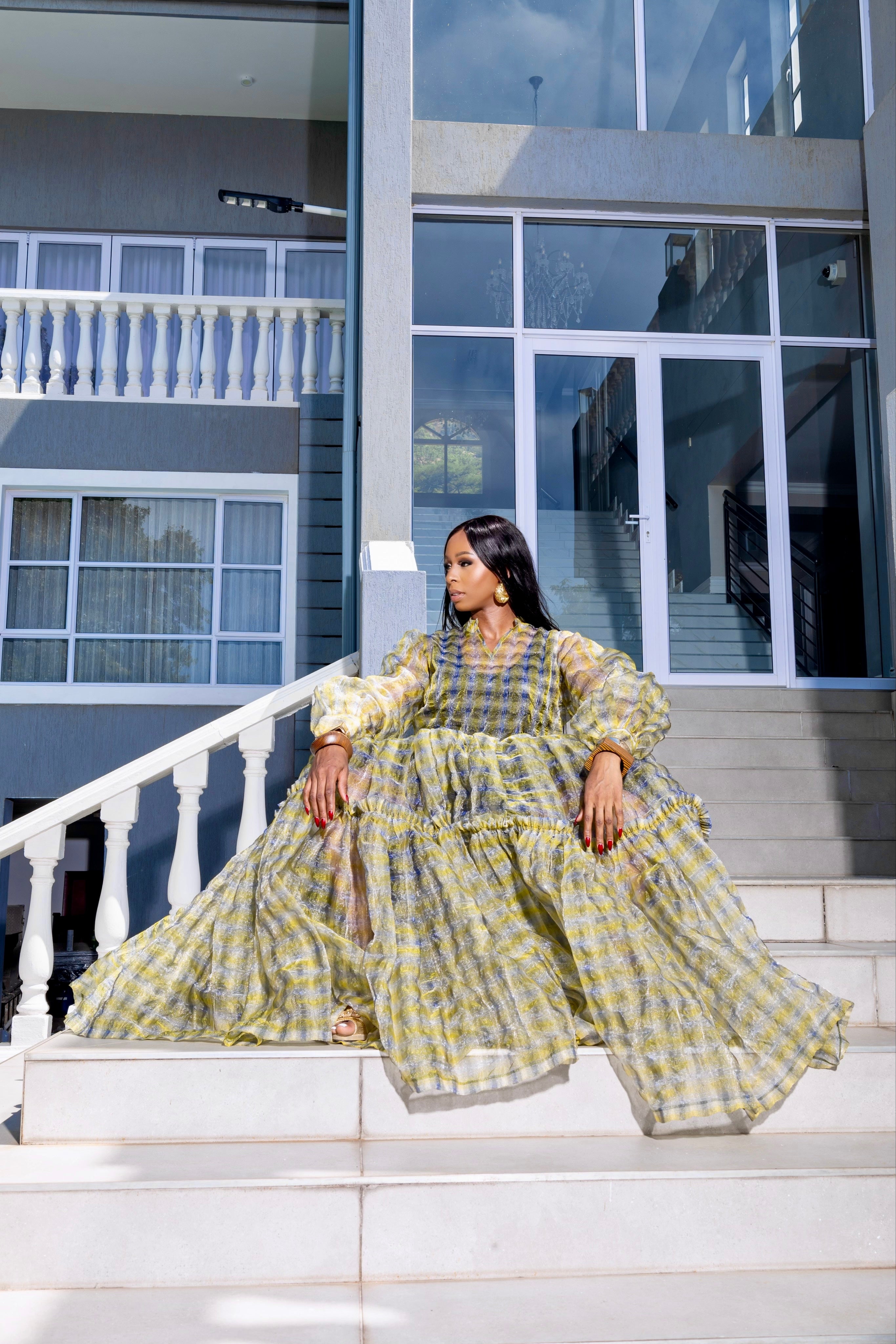 Dolce luxe (gold dress)